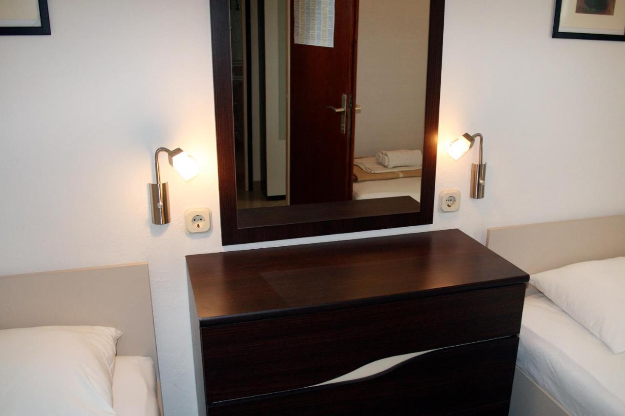 Apartments By The Sea Pisak, Omis - 1014 Luaran gambar