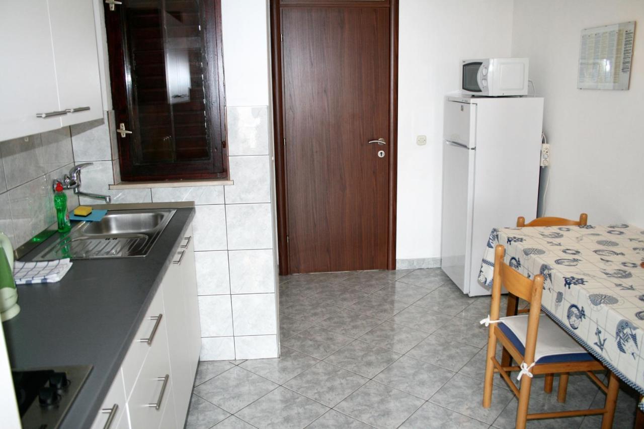 Apartments By The Sea Pisak, Omis - 1014 Luaran gambar