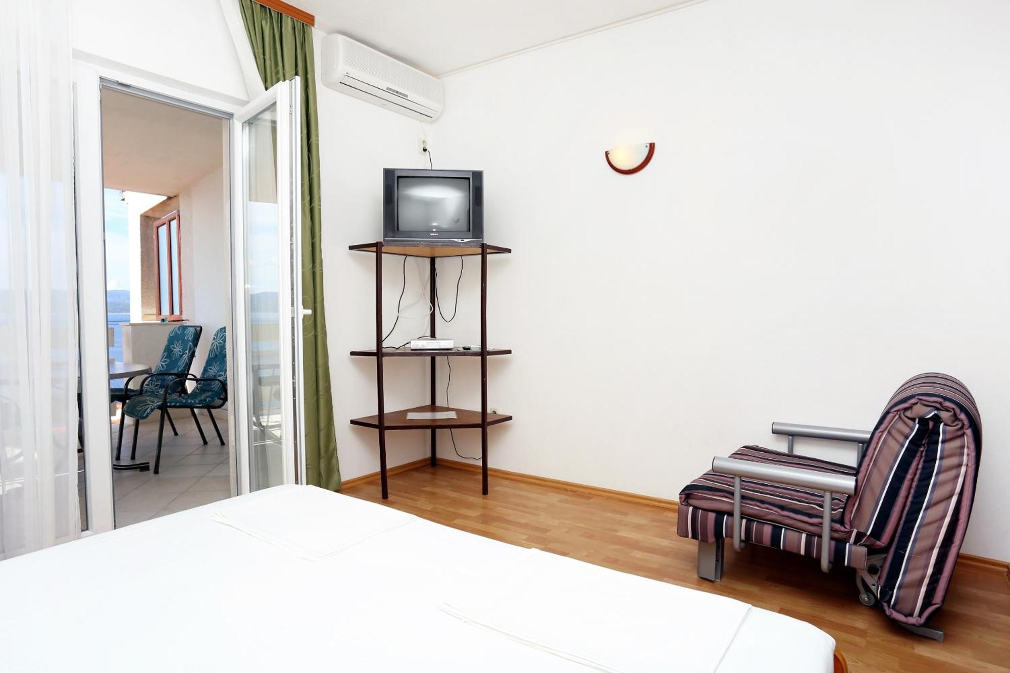 Apartments By The Sea Pisak, Omis - 1014 Bilik gambar