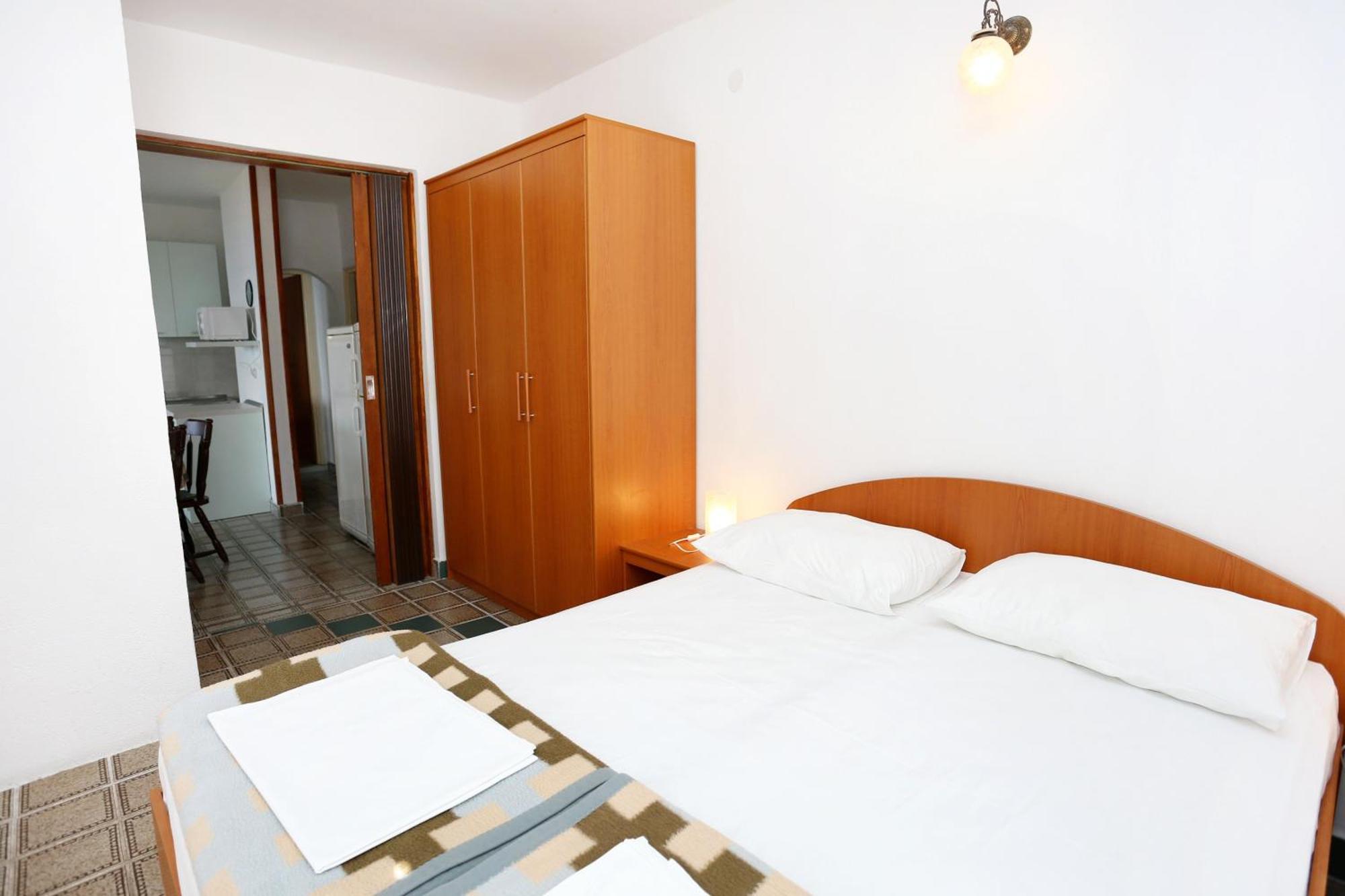 Apartments By The Sea Pisak, Omis - 1014 Bilik gambar